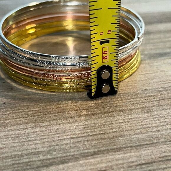Bangle Stack Set Of 8 Etched Bracelet Gold Silver Rose Gold Tone Sparkle Classic - Picture 3 of 6